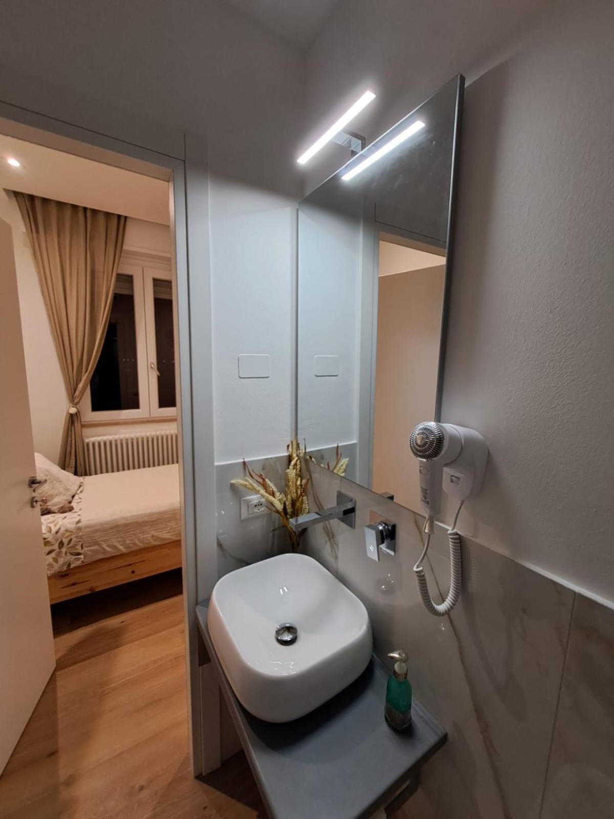 Keizna Rooms Чезена Экстерьер фото